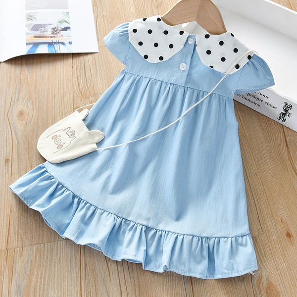 Suure kraega puuvillast väljalõigatud kleit