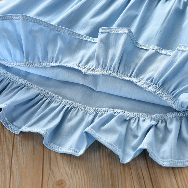 Suure kraega puuvillast väljalõigatud kleit