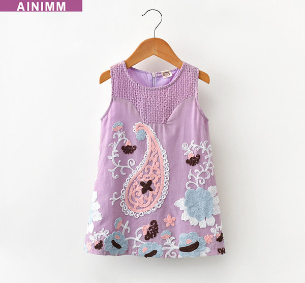 Alkalmi gyerekruha hímzéssel lányoknak