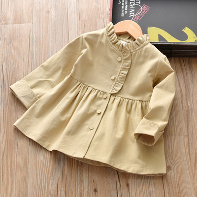 Nööpide ja lokkidega kevadkleit