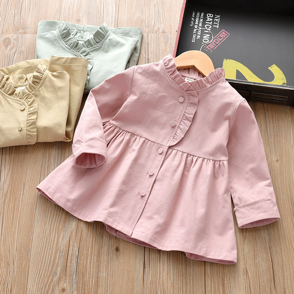 Nööpide ja lokkidega kevadkleit