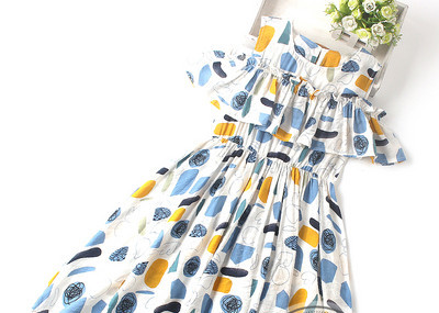 Nyári ruha csupasz vállú lányoknak