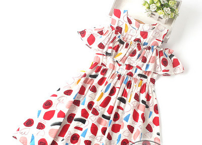 Nyári ruha csupasz vállú lányoknak