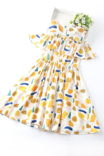 Nyári ruha csupasz vállú lányoknak