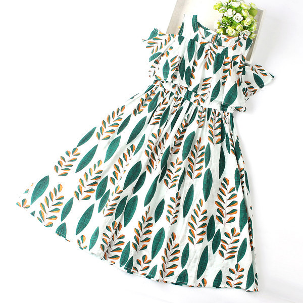 Gyermek ruha csupasz váll és fürtök