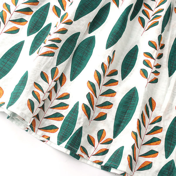 Gyermek ruha csupasz váll és fürtök