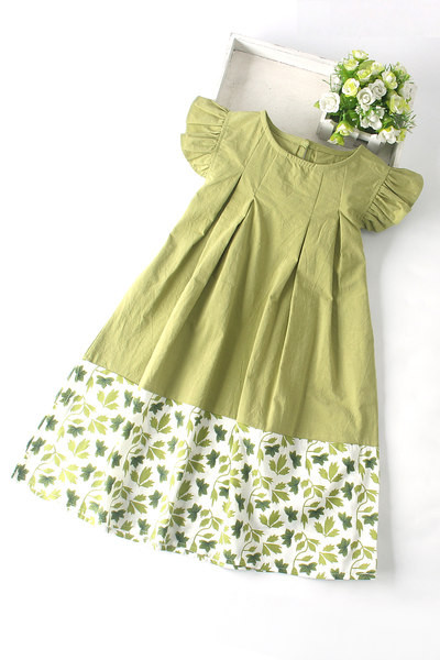 Ležerna dječja haljina s kovrčama