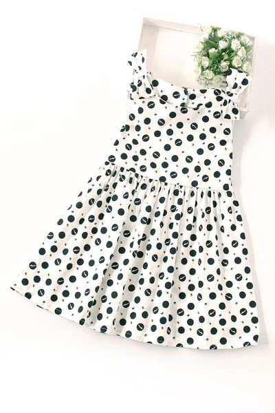 Modern, pöttyös gyerekruha