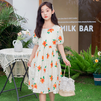 Детска разкроена рокля с флорален десен за момичета