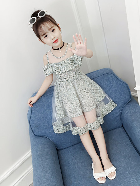 Модерна детска рокля с тюл и флорален десен