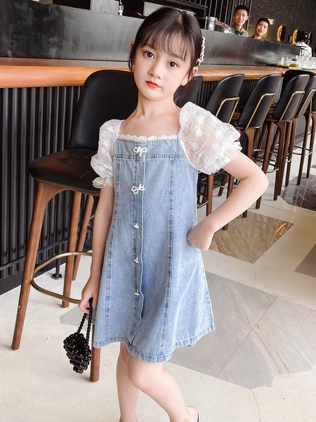 Gyermek farmerruha csipkeujjal