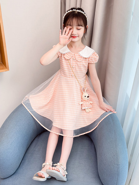 Laste ruuduline klassikalise kraega kleit