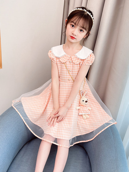 Laste ruuduline klassikalise kraega kleit