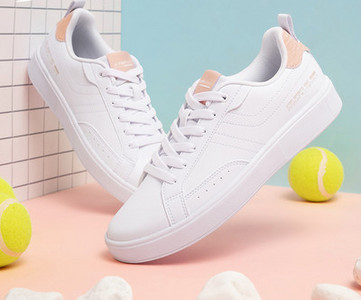 Ежедневни кецове с връзки - няколко модела за жени