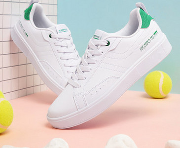 Ежедневни кецове с връзки - няколко модела за жени