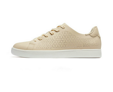 Γυναικεία sneakers σε τέσσερα χρώματα και κορδόνια