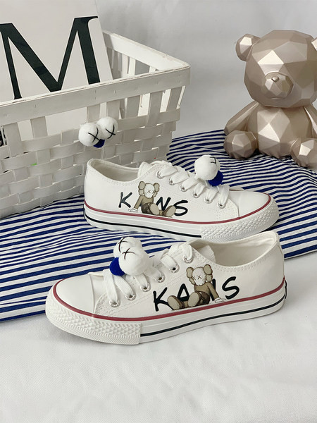 Női textil tornacipő színes applikációval