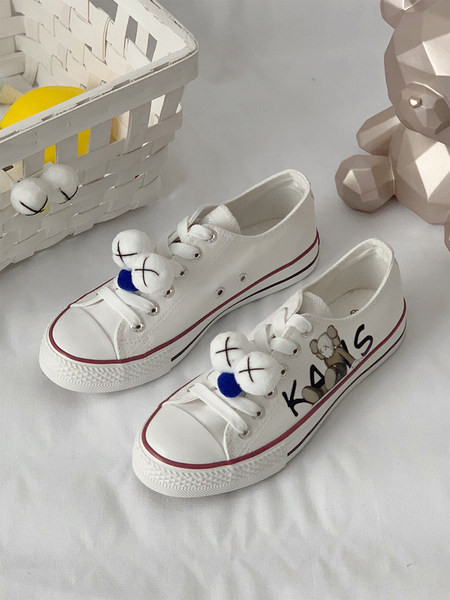 Női textil tornacipő színes applikációval