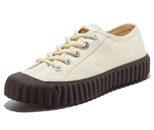 Lapos talpú női textil tornacipő új modellje