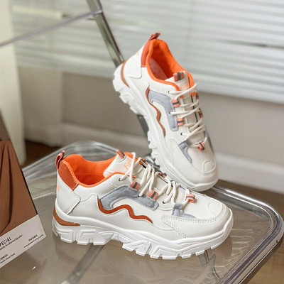Νέο μοντέλο γυναικείά sneakers από οικολογικό δέρμα με τραχιά σόλα