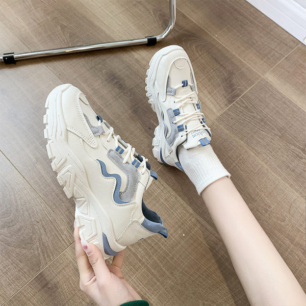 Νέο μοντέλο γυναικείά sneakers από οικολογικό δέρμα με τραχιά σόλα