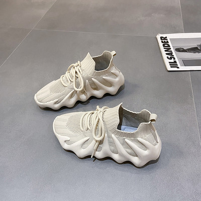 Γυναικεία υφασμάτινα αθλητικά παπούτσια με κορδόνια και τραχιά σόλα