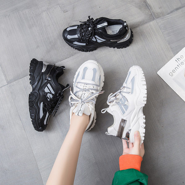 Modern női tornacipő magas durva talppal