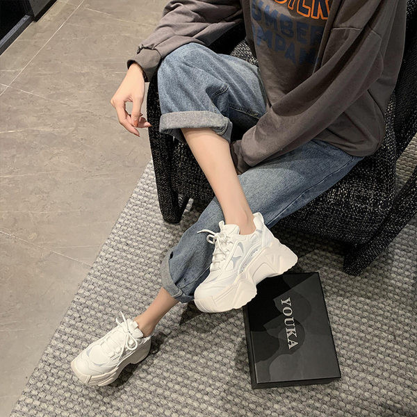 Нов модел маратонки с платформа