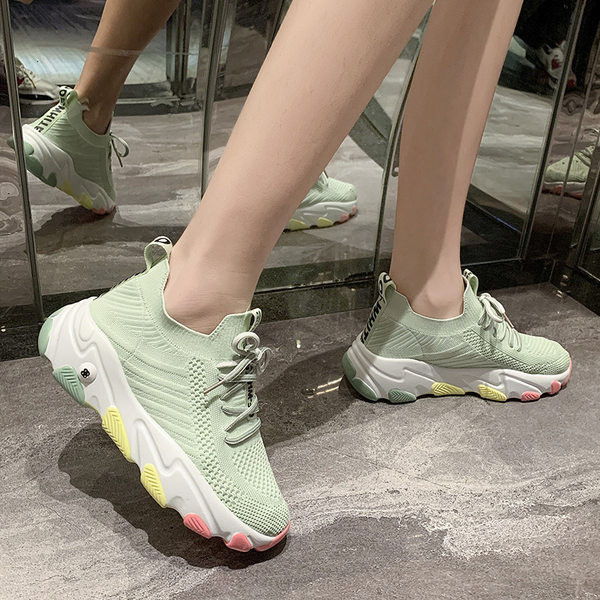 Alkalmi tornacipő hálóval és fűzővel