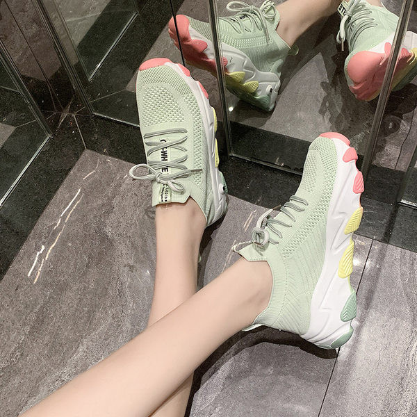 Alkalmi tornacipő hálóval és fűzővel