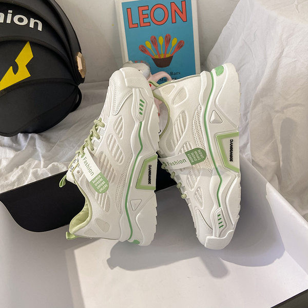 Sportcipők fűzővel - két modell