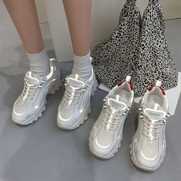 Дамски маратонки с връзки и груба подметка в два цвята