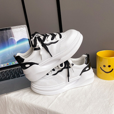Casual sneakers με φλατ σόλες και πολύχρωμα κορδόνια