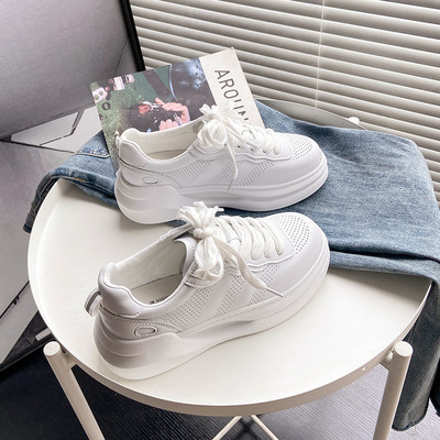 Casual sneakers με φλατ σόλες και πολύχρωμα κορδόνια