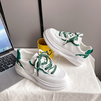 Casual sneakers με φλατ σόλες και πολύχρωμα κορδόνια