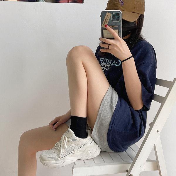 Γυναικεία sneakers με κορδόνια σε μαύρο, λευκό και μπεζ χρώμα