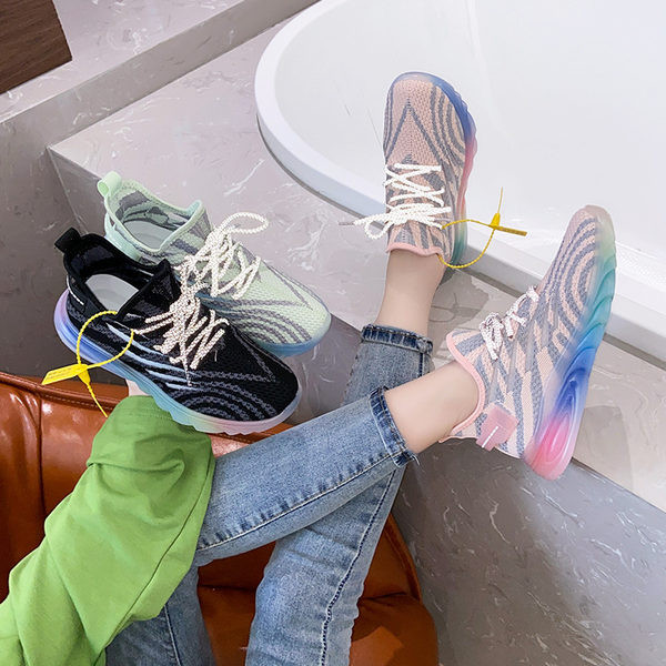 Ежедневни маратонки с цветна подметка