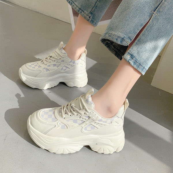 Дамски ежедневни сникърси с висока груба подметка в два цвята