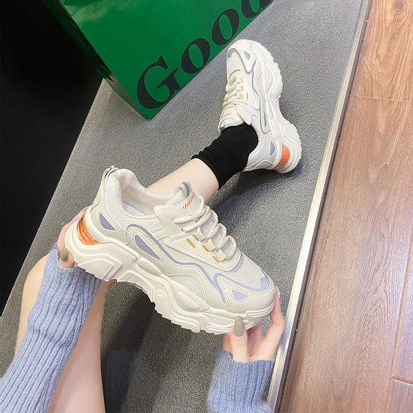 Модерни дамски маратонки с груба подметка -бял и черен цвят