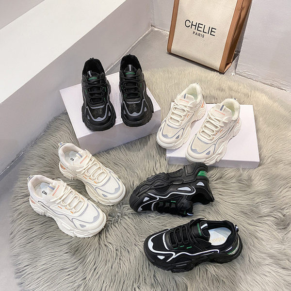 Модерни дамски маратонки с груба подметка -бял и черен цвят