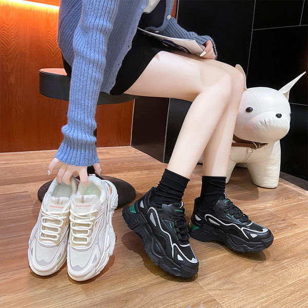 Модерни дамски маратонки с груба подметка -бял и черен цвят