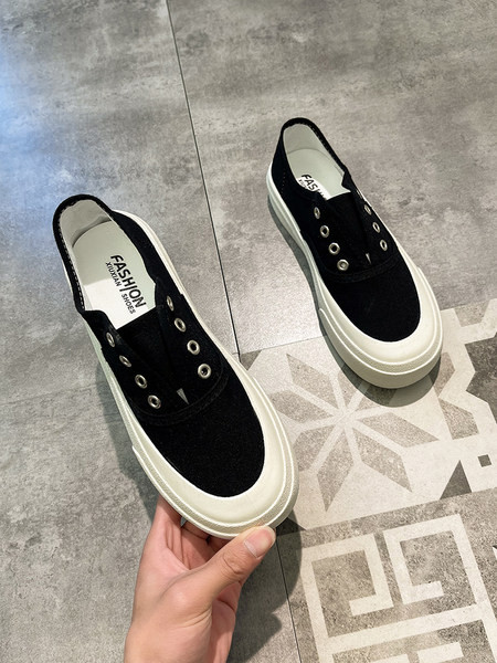 Női tornacipő nyakkendő nélkül