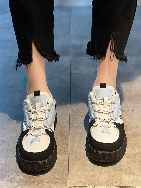 Modern női tornacipő lapos talppal