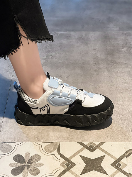 Modern női tornacipő lapos talppal