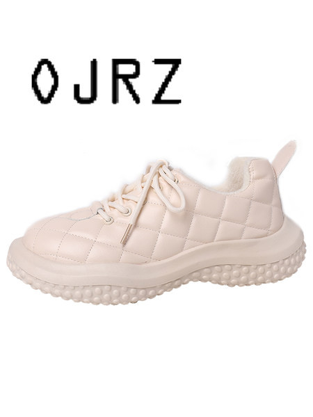 Uus mudel paeltega nahast tossud