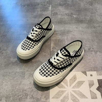 Γυναικεία casual sneakers από ύφασμα με κορδόνια - πολλά χρώματα