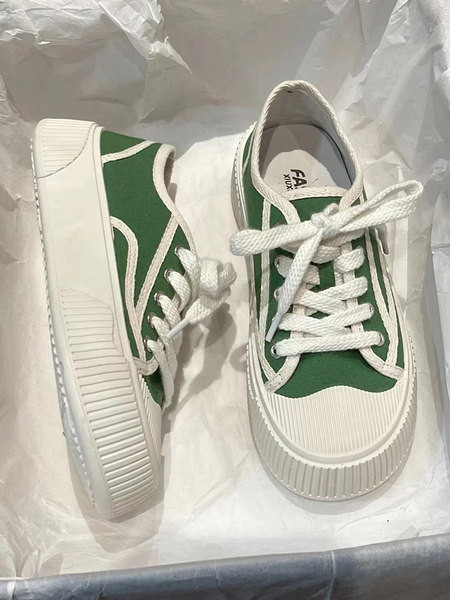 Дамски кецове с връзки в четири цвята