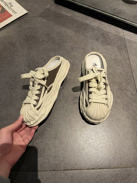 Csipkés és lapos talpú cipők - többféle színben