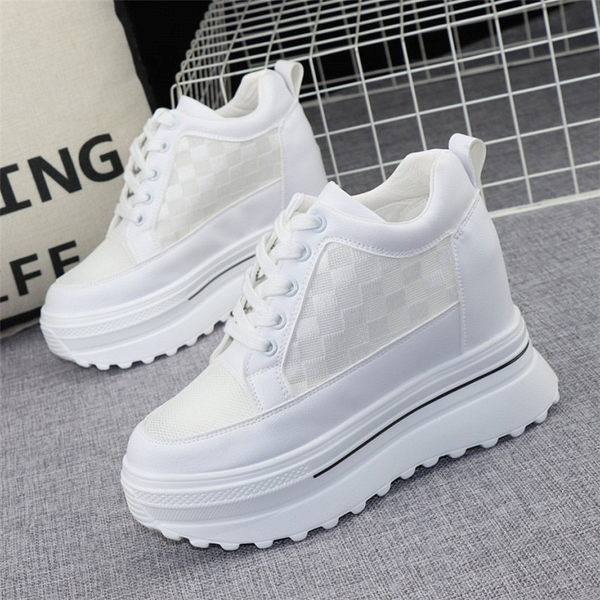 Női tornacipő fűzős és emelvényes