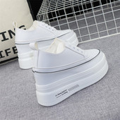 Naiste kunstnahast tossud platvormiga